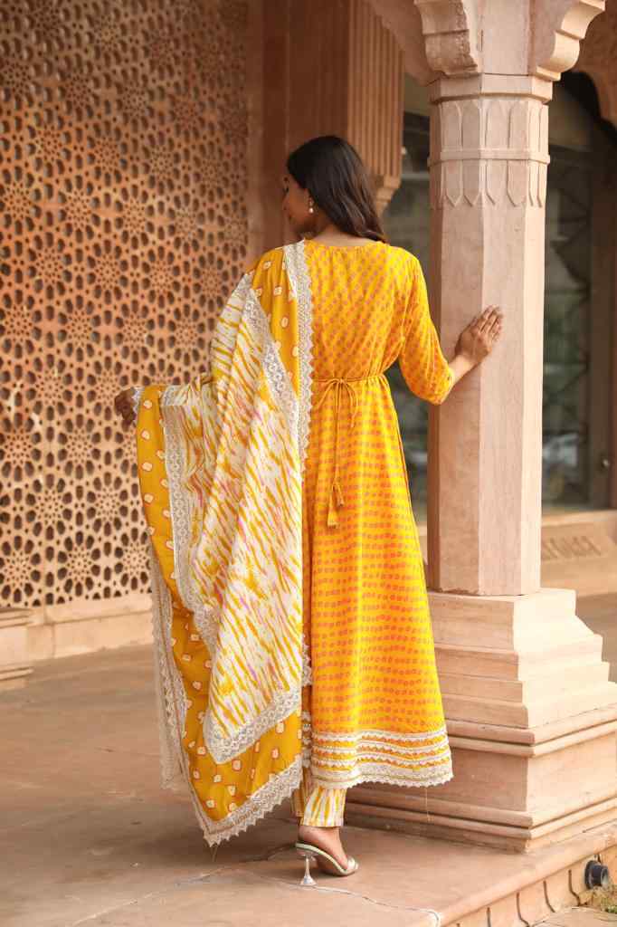 Dil Bandhani Romance Suit