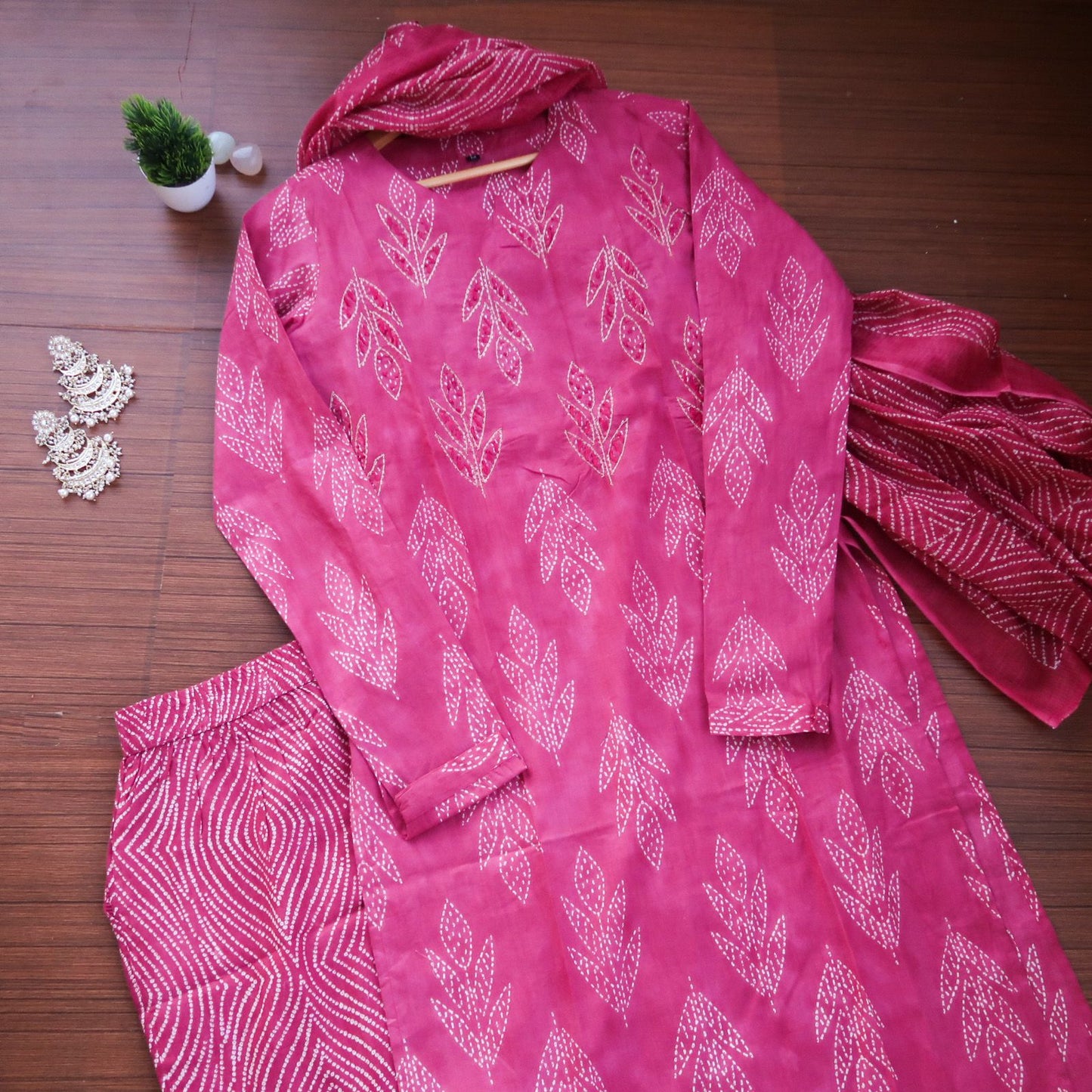 Preet Full Sleeves Suit Set