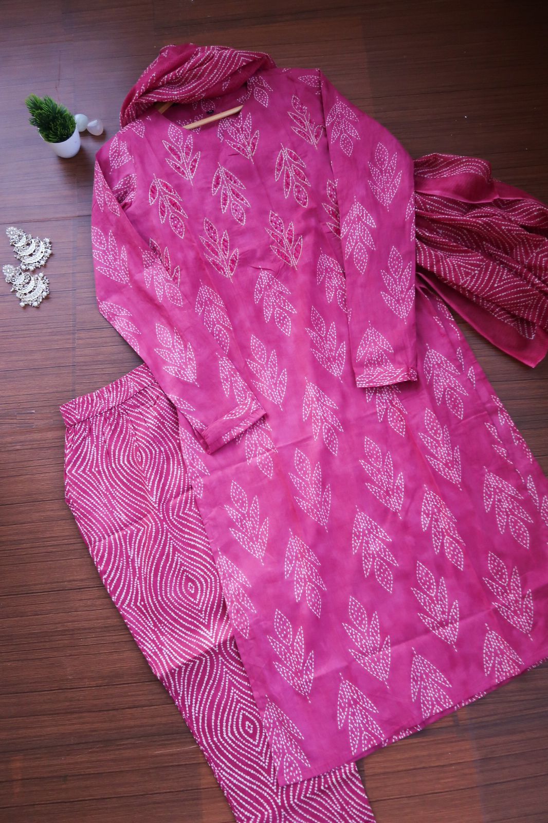 Preet Full Sleeves Suit Set