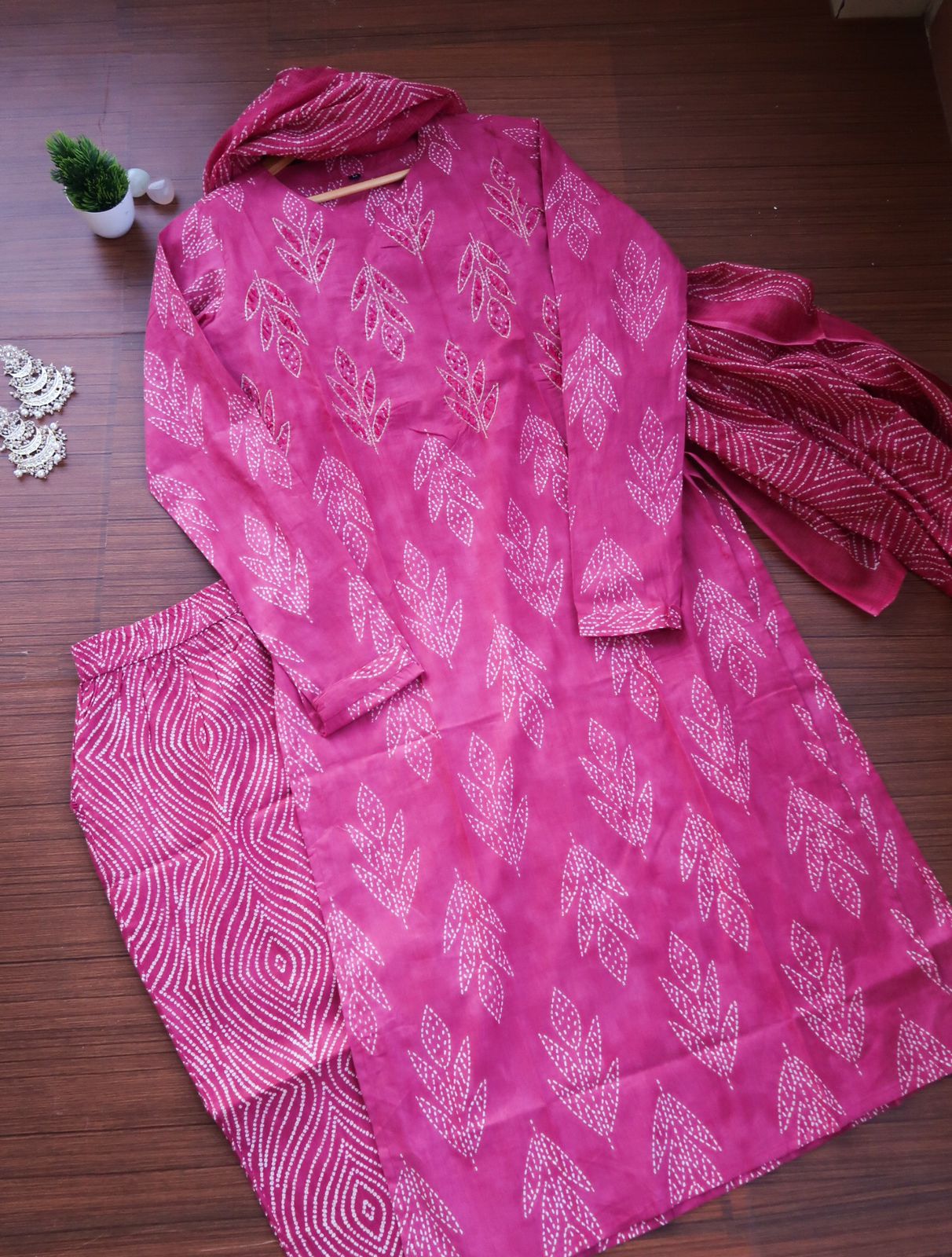 Preet Full Sleeves Suit Set