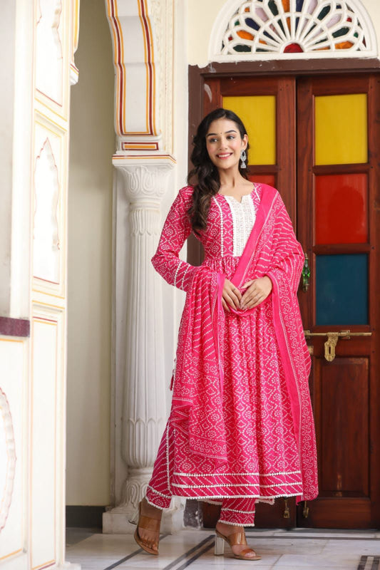 Gulabi Aankhein Bandhej Romance Suit